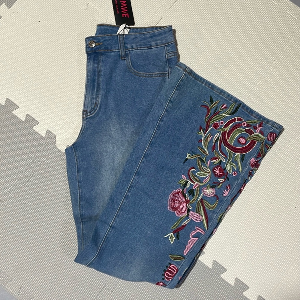 Embroidered Blue Denim Jeans with Floral Detail - Women